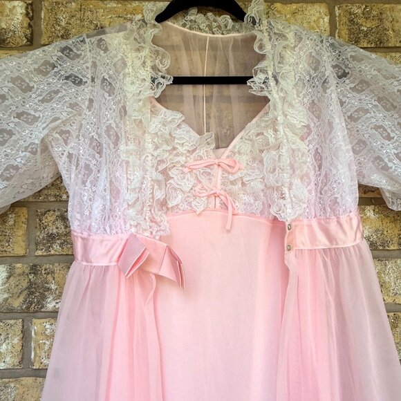 size SM S/M Vintage Sheer Pink Nightgown Robe Piegnoir set Lace trim, Puff Sleev - Picture 6 of 15